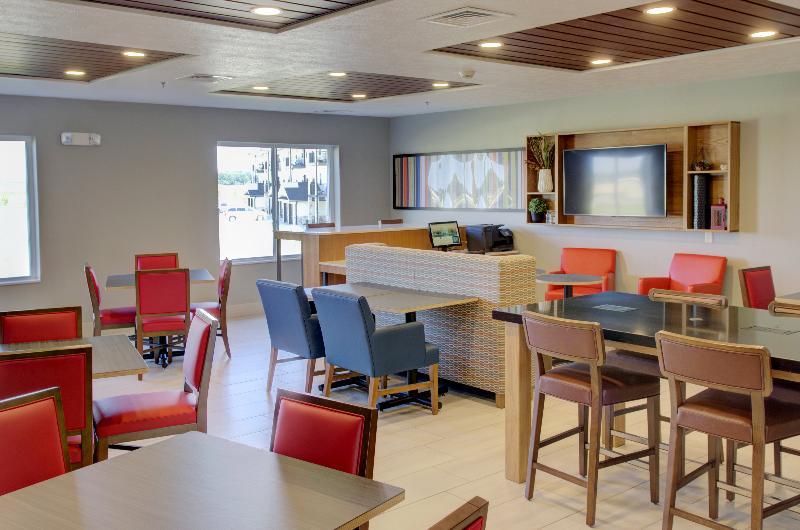 Holiday Inn Express & Suites Le Mars By Ihg Экстерьер фото
