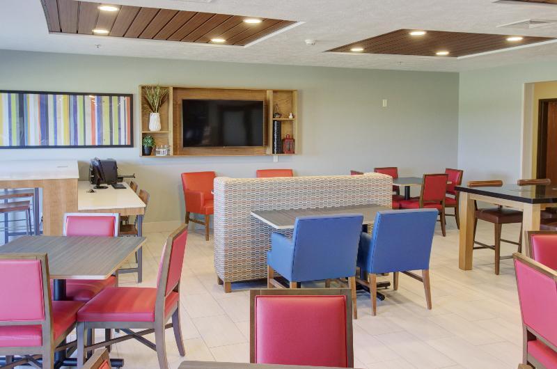 Holiday Inn Express & Suites Le Mars By Ihg Экстерьер фото
